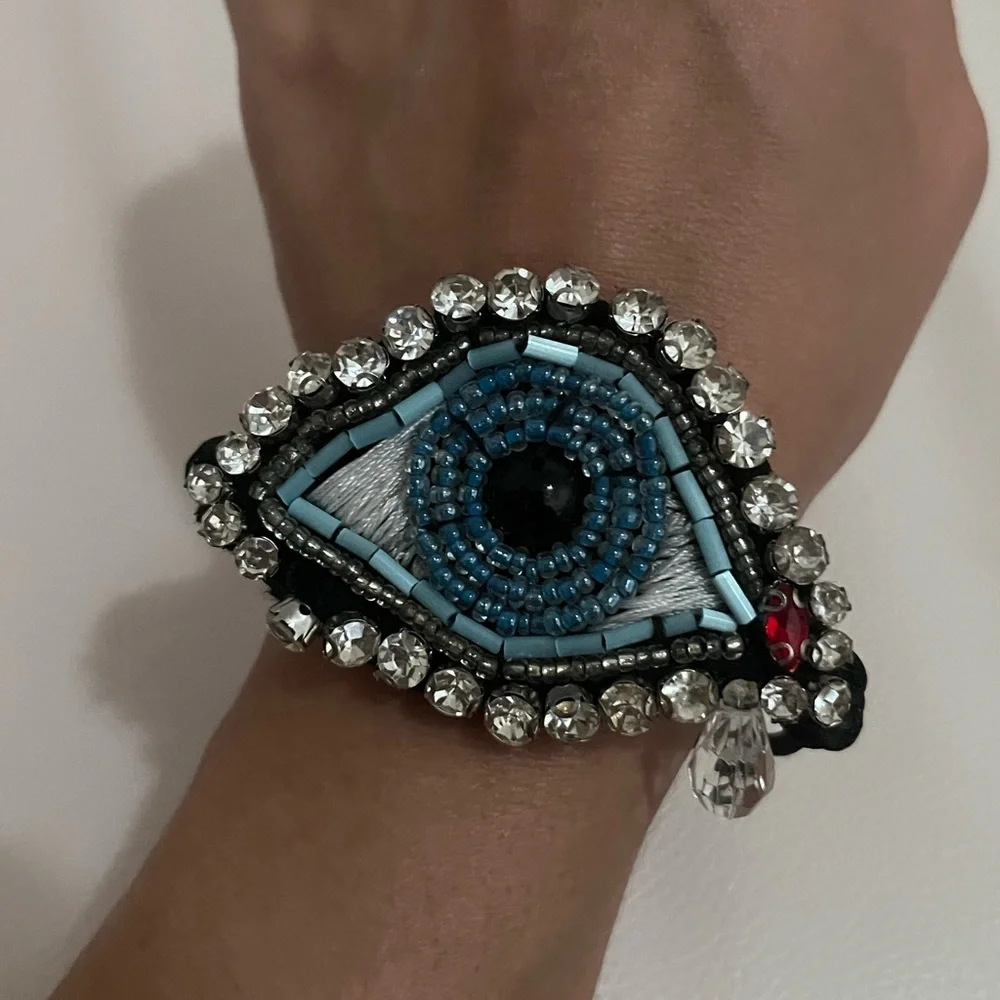 Picasso / Dali Style Blue Beaded Rhinestone EVIL EYE Threaded / Beaded Bracelet - Picture 1 of 9